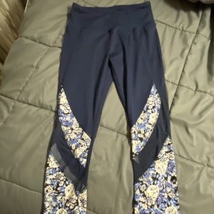 Navy floral and mesh Capri leggings